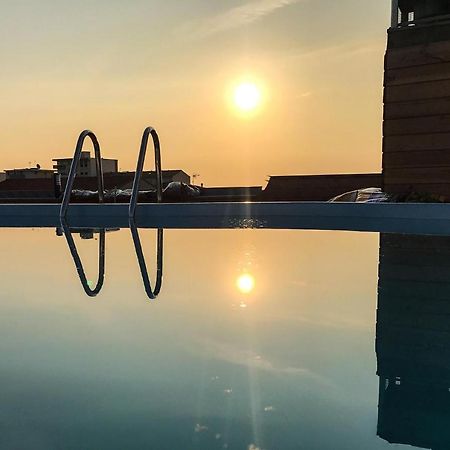 Hotel La Fregate Canet-en-Roussillon Buitenkant foto